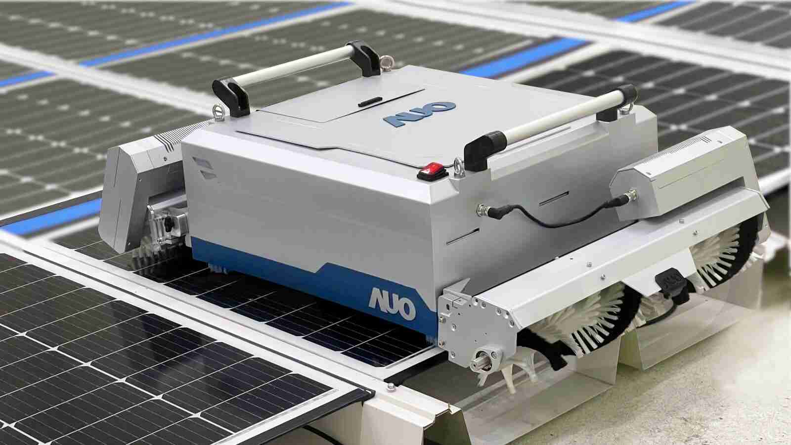 冰球突破致力EPC场域技术升级，，导入清洁机器人搭配传感器与AI数据分析，，大幅减少维运成本